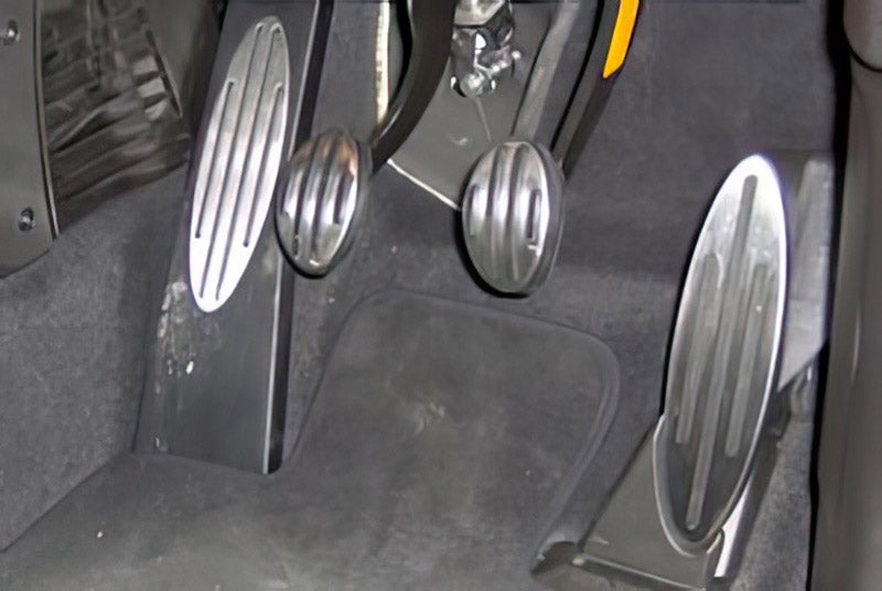 Foot pedal set, for manual cars
