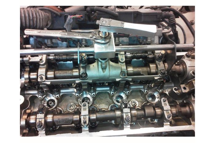 N62 V8 valve stem oil seals renewal 