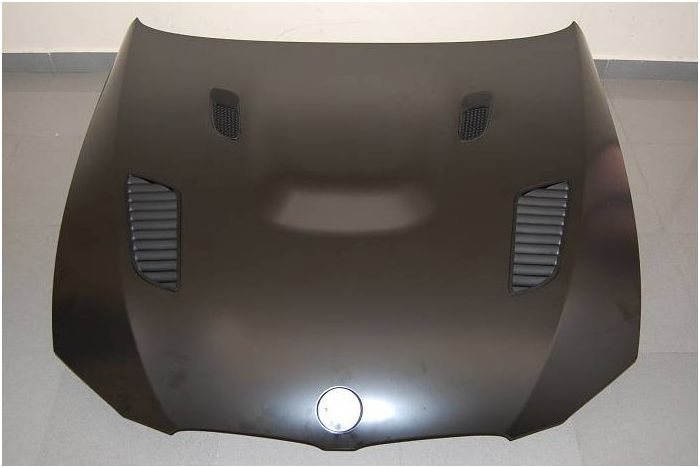 Vented, powedome bonnet with GTR vents, metal, 2010 on facelift LCI