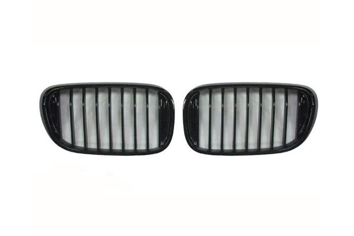 G11, G12 Gloss black front grilles