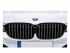 G11 and G12 BMW performance gloss black grilles.