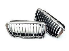 Fully chrome front grilles, wide facelift version