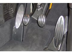Foot pedal set, for manual cars